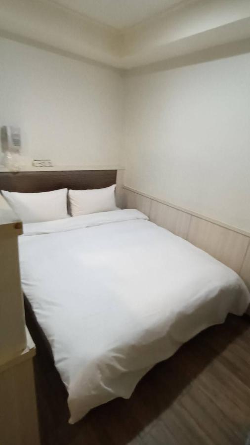 Galaxy Mini Inn Taipei Eksteriør billede