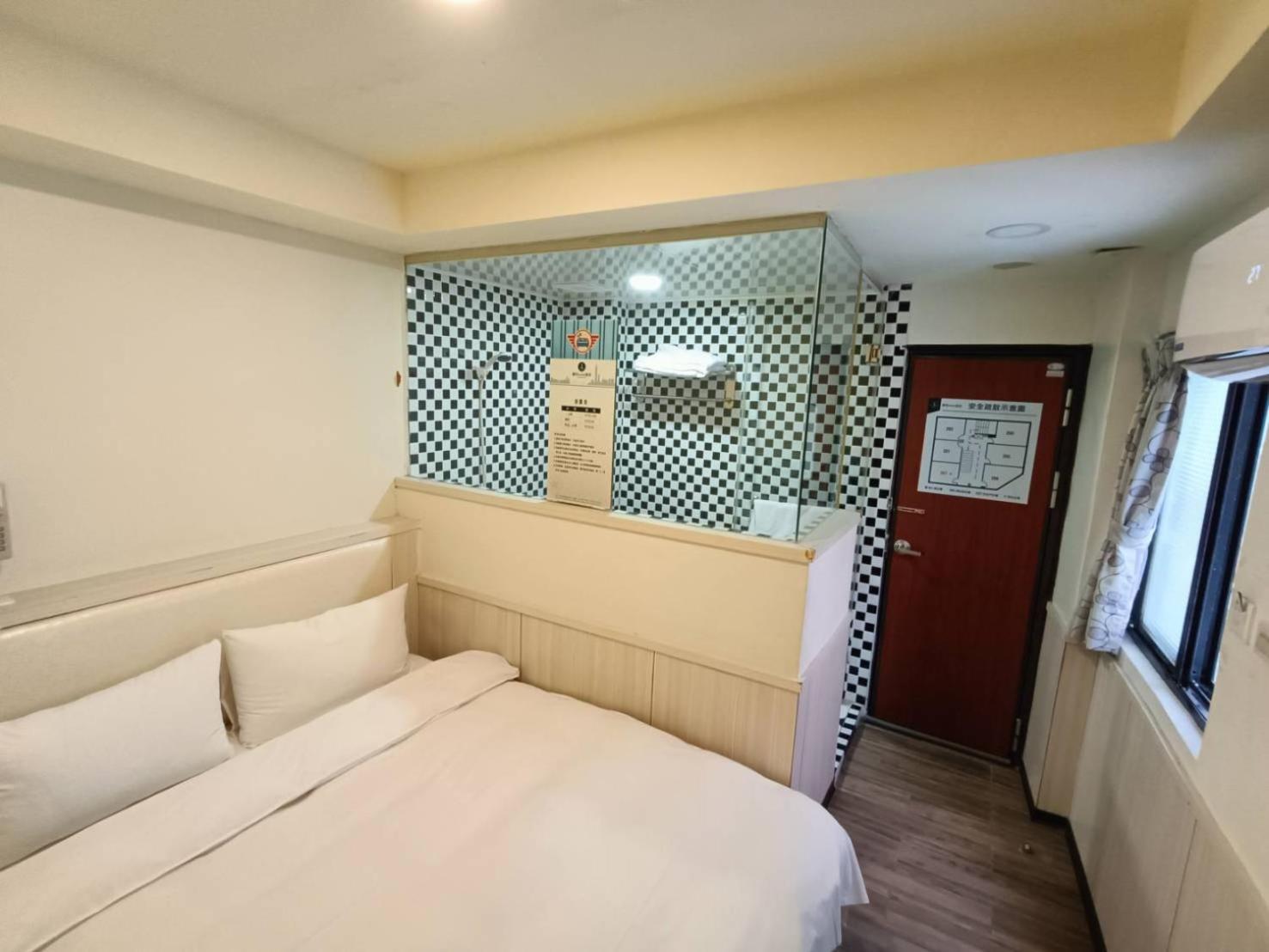 Galaxy Mini Inn Taipei Eksteriør billede